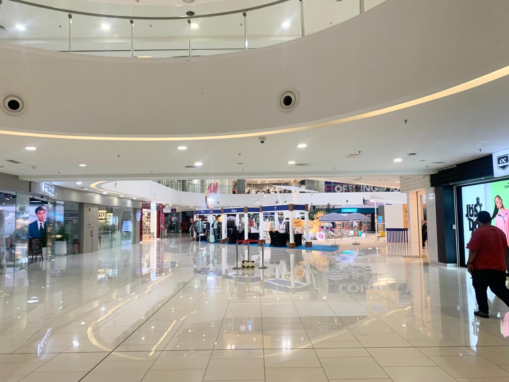 Makam Service Suites Berjaya Times Square Kuala Lumpur Bagian luar foto